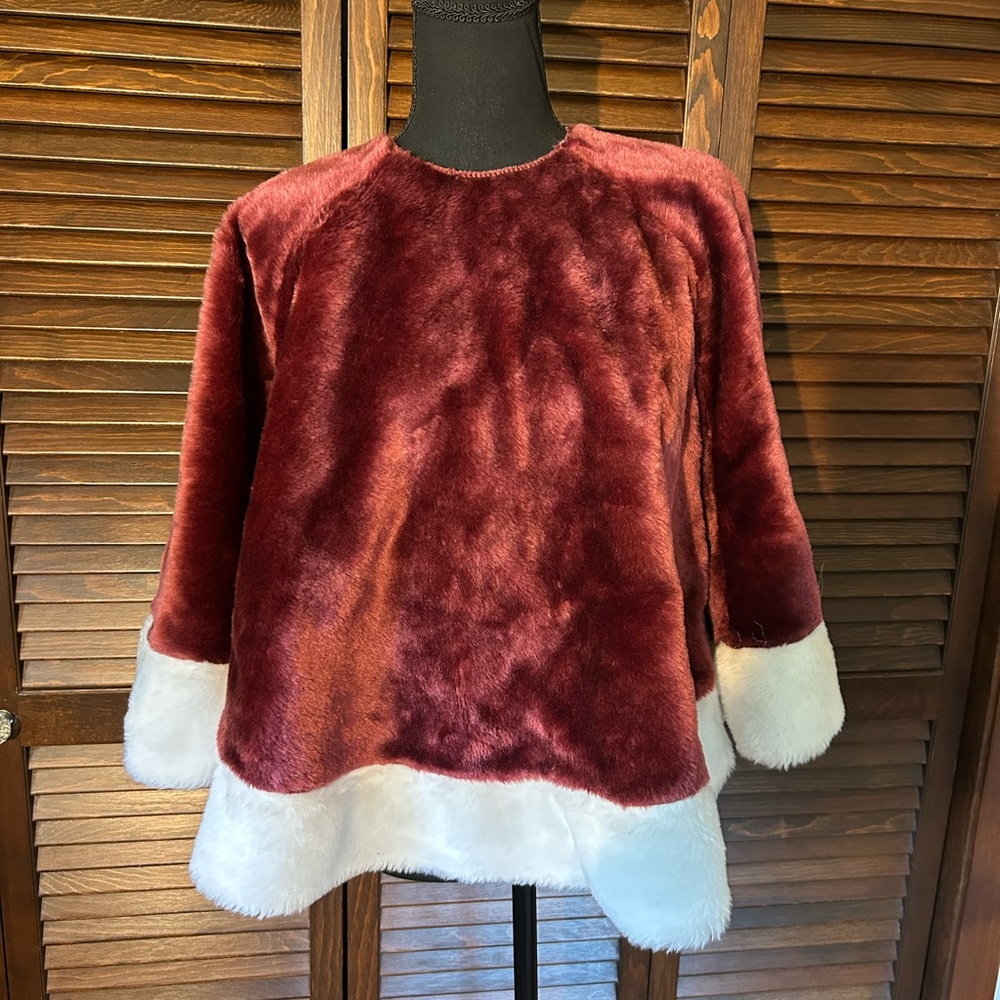 Maroon and White Faux Fur Tree Skirt